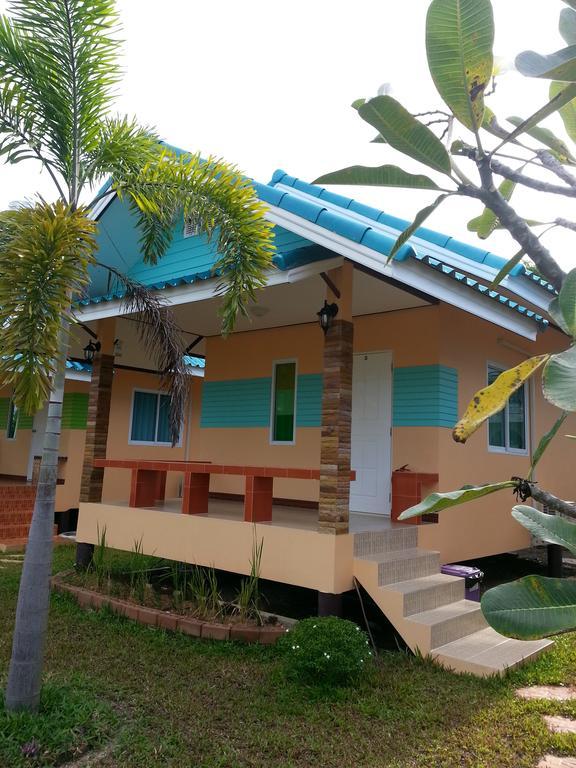 Sangtong Beach Resort Laem Sing Eksteriør bilde