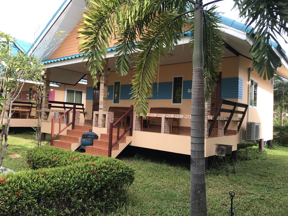 Sangtong Beach Resort Laem Sing Eksteriør bilde