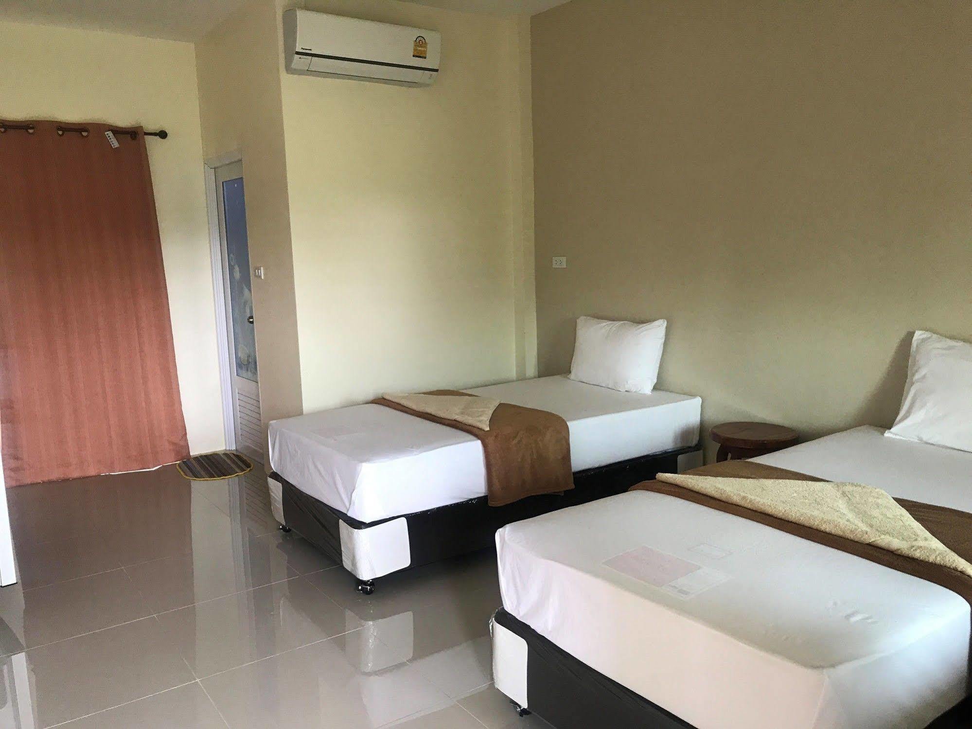 Sangtong Beach Resort Laem Sing Eksteriør bilde