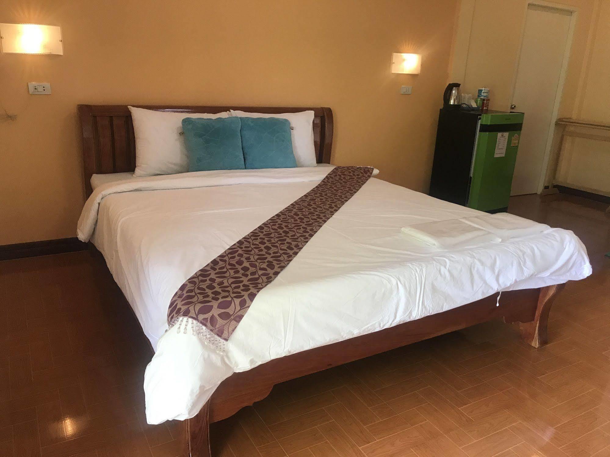Sangtong Beach Resort Laem Sing Eksteriør bilde