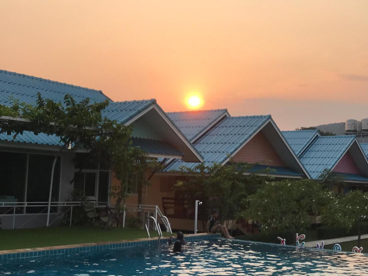 Sangtong Beach Resort Laem Sing Eksteriør bilde